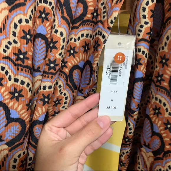 NWT Sunny Leigh Multi Print Lounge Set Size Medium - Picture 9 of 13